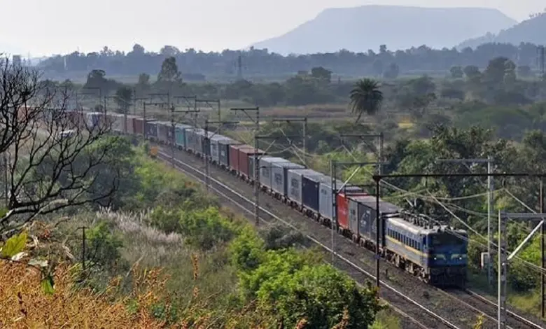 मध्य रेल्वेची मालवाहतूक मालगाडी