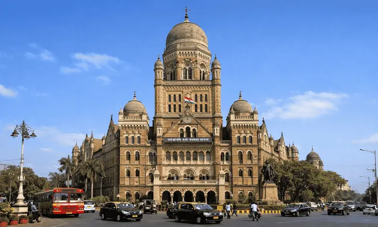 मुख्य इमेजसाठी: मुंबई महापालिकेच्या मुख्यालयाची इमारत आणि निधी उभारणी संदर्भातील बैठक