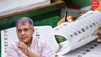 मतदार यादी पुनरिक्षण (SIR) आणि निवडणूक आयोगाच्या भूमिकेवर पत्रकार परिषदेत बोलताना प्रकाश आंबेडकर.