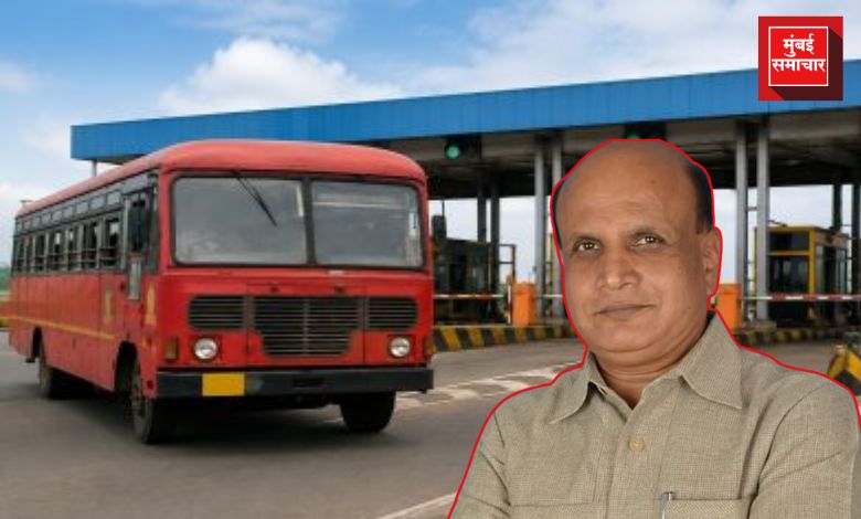 एसटी महामंडळात दोषी अधिकाऱ्यांना अभय दिल्याप्रकरणी पत्रकार परिषद व कागदपत्रे दाखवताना श्रीरंग बरगे.