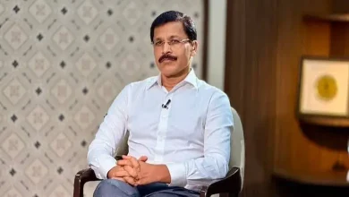 अन्न आणि औषध प्रशासन आयुक्त तुकाराम मुंढे अन्नभेसळीविरोधातील कारवाईवर मार्गदर्शन करताना.