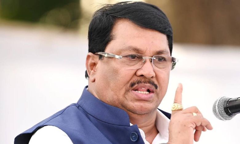 दुष्काळात मदत नाही, उलट वसुलीचा तगादा? वडेट्टीवारांचा सरकारवर घणाघात