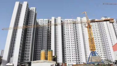 गिरणी कामगारांना स्वस्तात म्हाडा फ्लॅटचे आमिष दाखवून 16 जणांना 3.63 कोटींचा गंडा, 7 जणांविरुद्ध गुन्हा दाखल, दादर-नायगाव बॉम्बे डाइंग मिल्स प्रकरण.