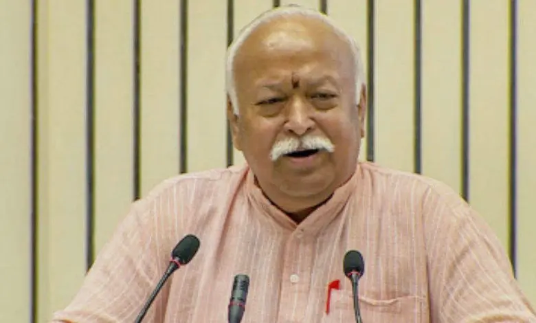 ऑल इंडिया विहार सेवा ग्रुपच्या परिषदेत संबोधित करताना सरसंघचालक डॉ. मोहन भागवत आणि आचार्य रत्नसुंदरसूरी महाराज