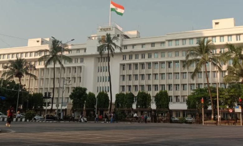 जमिनीच्या व्यवहारांवर सरकारची नजर; महसूल विभागाची नवी नियमावली जाहीर