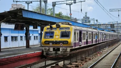 मुंबईतील रेल्वे रुळांच्या दुरुस्ती आणि देखभालीच्या कामासाठी मेगाब्लॉकची दृश्ये