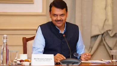 मुख्यमंत्री देवेंद्र फडणवीस यांच्या हस्ते मुंबई महापालिकेत ‘पार्टिसिपेट मुंबई’ सीएसआर प्लॅटफॉर्मचे लोकार्पण करताना मान्यवर.