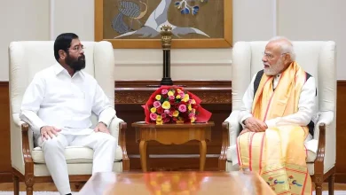 नवी दिल्लीत पंतप्रधान नरेंद्र मोदी यांची भेट घेताना उपमुख्यमंत्री एकनाथ शिंदे