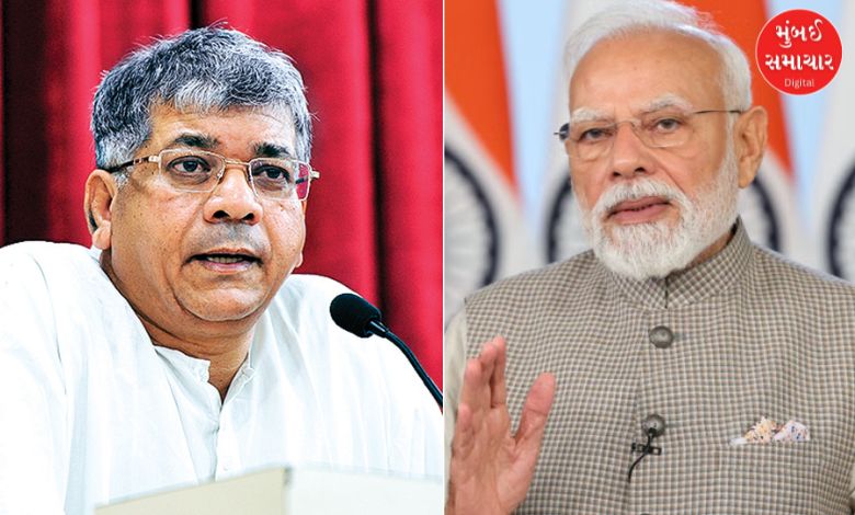 फुले-आंबेडकरांच्या साहित्याबाबत PMO च्या पत्रावर प्रकाश आंबेडकर यांची टीका
