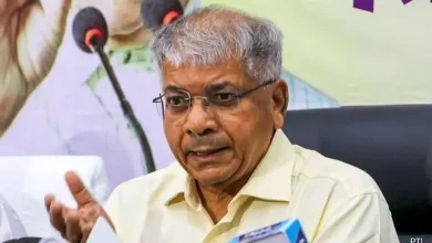 महाराष्ट्र विधान परिषद निवडणुकीसाठी वंचित बहुजन आघाडीचे अध्यक्ष प्रकाश आंबेडकर