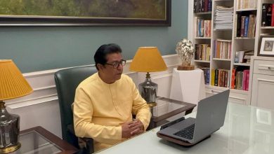 गर्जना मोर्चाच्या पूर्वतयारीसाठी व्हीडीओ कॉन्फरन्सद्वारे मनसे पदाधिकाऱ्यांशी संवाद साधताना राज ठाकरे