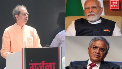 मुंबईत गर्जना मोर्चानंतर महापालिका मुख्यालयासमोर सभेला संबोधित करताना शिवसेना (उद्धव बाळासाहेब ठाकरे) प्रमुख उद्धव ठाकरे