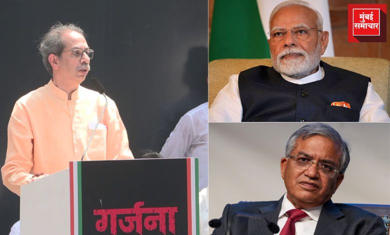मुंबईत गर्जना मोर्चानंतर महापालिका मुख्यालयासमोर सभेला संबोधित करताना शिवसेना (उद्धव बाळासाहेब ठाकरे) प्रमुख उद्धव ठाकरे