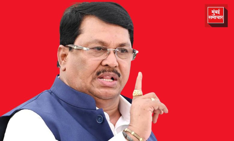 ओबीसी आरक्षणाबाबत मागणी करताना काँग्रेस नेते विजय वडेट्टीवार