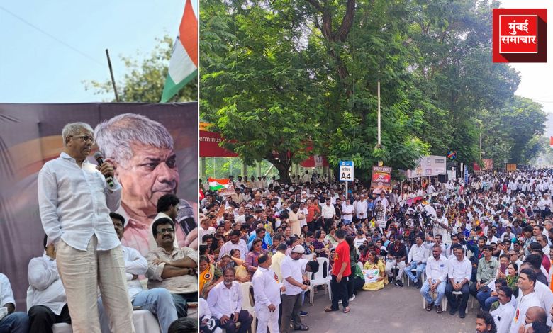 मुंबईतील जनआंदोलनात कार्यकर्त्यांना संबोधित करताना वंचित बहुजन आघाडीचे राष्ट्रीय अध्यक्ष प्रकाश आंबेडकर.